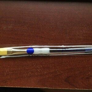 Soft Grip Gold Synthetic Filbert Comb